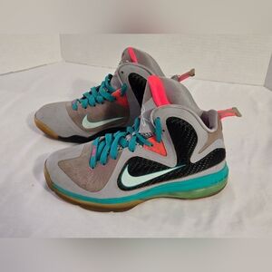 Nike LeBron 9 GS South Beach 2012 Size 6Y or Women's 7.5.  472664-006 Rare